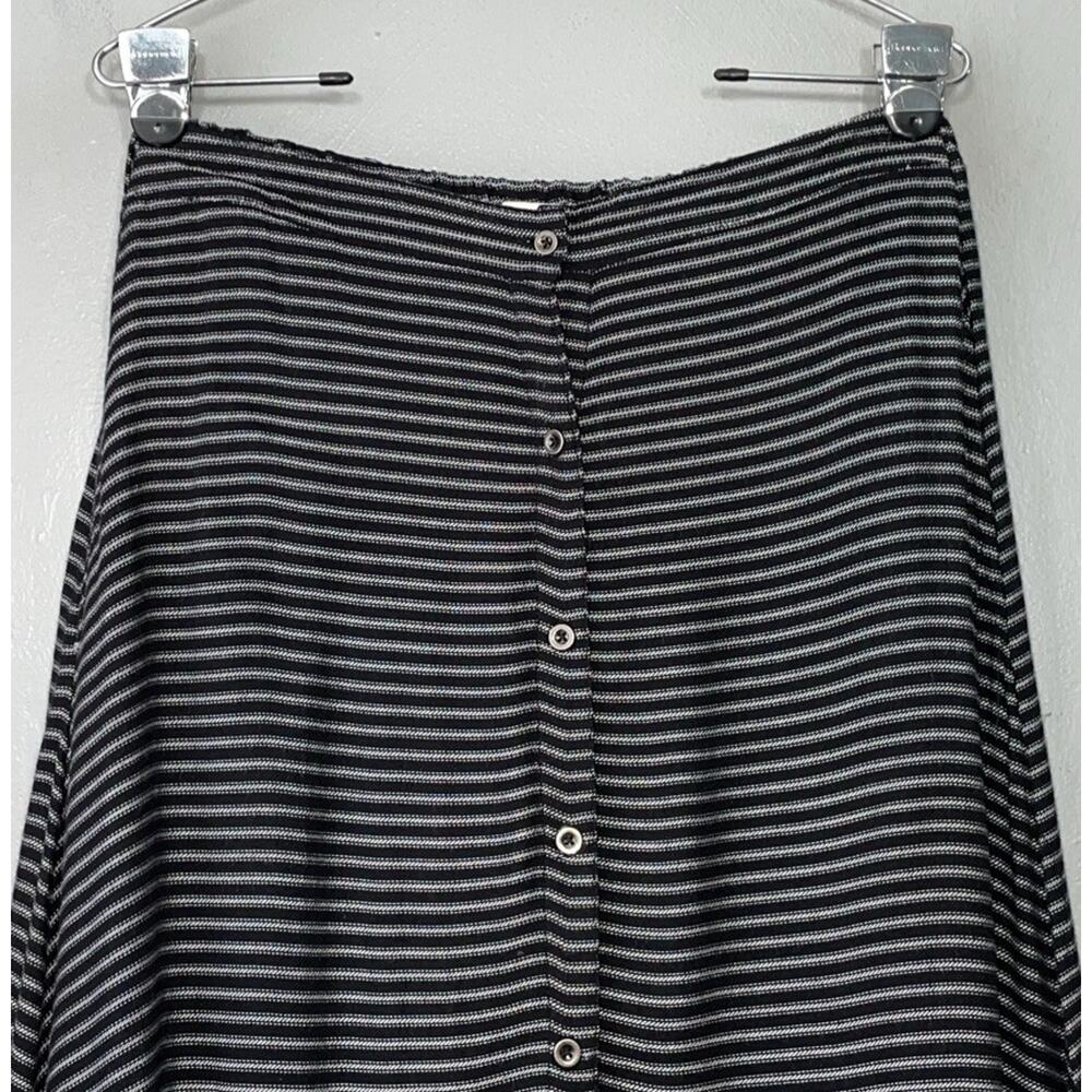 Merona Midi Button Skirt Size Medium Black White Striped Coastal Casual Preppy - Picture 2 of 10